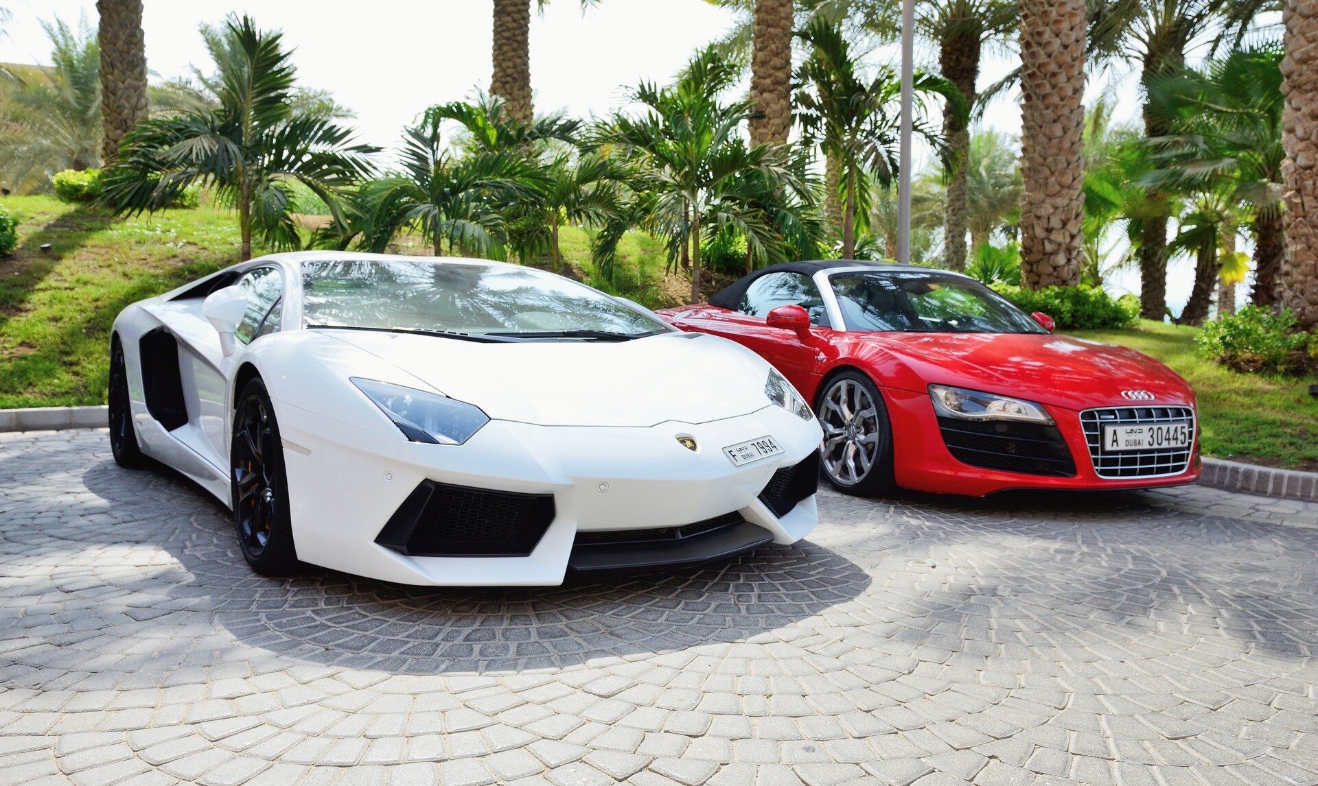 What Makes Luxury Car Rentals Ideal for Corporate Events?